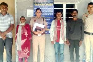 Dabwali Police: डबवाली पुलिस ने हरिद्वार निवासी महिला को सकुशल परिजनों को सौंपा