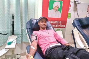 100 किलोमीटर से अधिक का सफर तय कर धोला इन्सां ने की ये बेमिसाल इंसानियत की सेवा