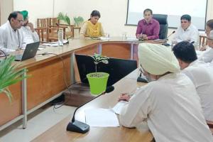 Farmers News: वर्षा-ओलावृष्टि प्रभावित किसानों को सहायता देने के जिला कलक्टर के निर्देश