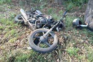Road Accident: पुलिस कैदी वाहन और बाइक की टक्कर में युवक घायल