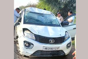 Road Accident: नेशनल हाईवे पर सैनीपुरा फ्लाईओवर के पास कार पलटी