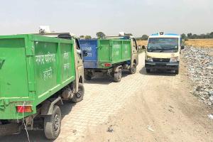 हांसी डंपिंग स्टेशन पर ग्रामीणों का फूटा गुस्सा, कचरा लेकर पहुंचे टिप्परों को लौटाया