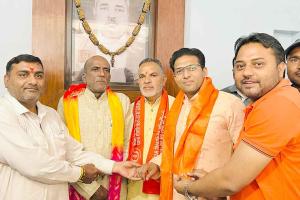 चौधरी सिताब सिंह आवास पर भाजपा जिलाध्यक्ष का स्वागत