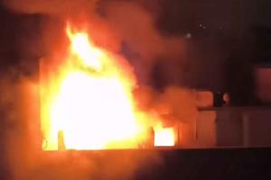 Plastic Factory Fire: प्लास्टिक के उपकरण बनाने वाली फैक्ट्री में लगी भीषण आग, पांच श्रमिकों का किया रेस्क्यू