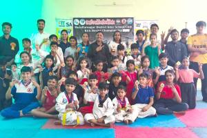 जिला स्तरीय किकबॉक्सिंग प्रतियोगिता का सफल आयोजन