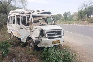 राजस्थान के सच्चे नम्र सेवादारों ने सड़क दुर्घटना में घायल डांस ग्रुप के सदस्यों की मदद की