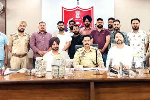 लूटपाट गिरोह के 3 सदस्य हथियारों सहित गिरफ्तार