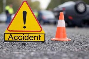 School Bus Accident: ऐलनाबाद में 20 बच्चों से भरी स्कूल बस ट्रांसफार्मर से टकराई, मची अफरा-तफरी