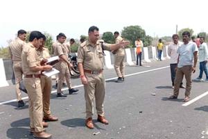 शाहजहांपुर में  तेज रफ्तार बोलेरो ने बाइक सवार परिवार को कुचला, दंपति समेत 4 की मौत