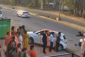 सरसा में दुल्हन की विदाई की वीडियो बना रहे फोटोग्राफर को तेज रफ्तार कार ने उड़ाया, वीडियो तेजी से वायरल