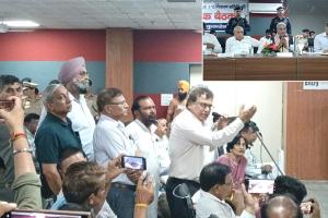 जिला कष्ट निवारण समिति की बैठक में पहुंचे कैबिनेट मंत्री पंवार सुनीं जन समस्याएं 