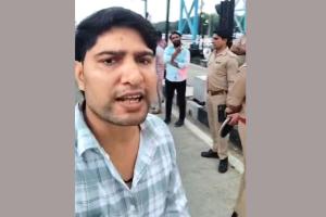 वार्षिक फास्टैग के बावजूद मांगा कैश टोल, मुझेडा टोल प्लाजा पर हंगामा; युवक ने लगाए गंभीर आरोप