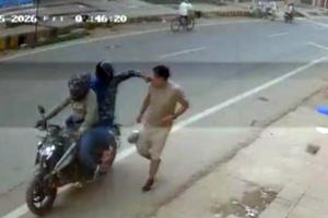 दिनदहाड़े झपटमारी, विधायक राहुल कुमार के भाई से सोने की चेन छीनी, CCTV में कैद हुई वारदात