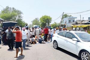 बिजली कटौती से परेशान लोगों ने पटियाला-पिहोवा हाईवे जाम कर पॉवरकॉम के खिलाफ किया प्रदर्शन