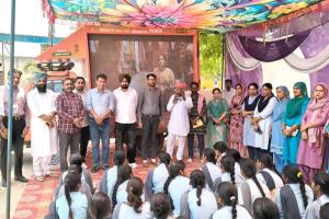 गांव सलेमगढ़ मसानी में ग्राम रथ अभियान के तहत जनकल्याणकारी योजनाओं की दी जानकारी