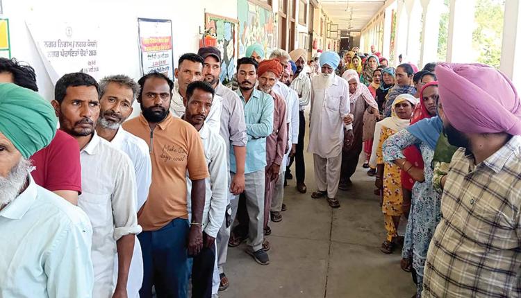 Punjab Elections News: पंजाब में शहरी चुनावों में 61.50 फीसदी मतदान, कई जगह चले ईंट-पत्थर तो कई जगहों पर हुआ हंगामा