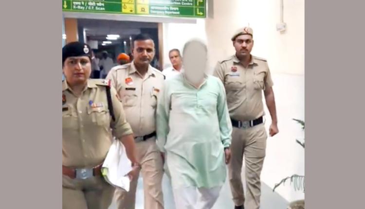 नाबालिग से दुराचार मामले में गिरफ्तार पूर्व सिविल सर्जन कैथल लाया गया, अस्पताल में रिकॉर्ड जांच जारी