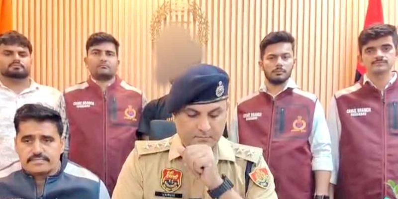 ब्लैकमेल कर रही महिला की ईंट मारकर कर हत्या