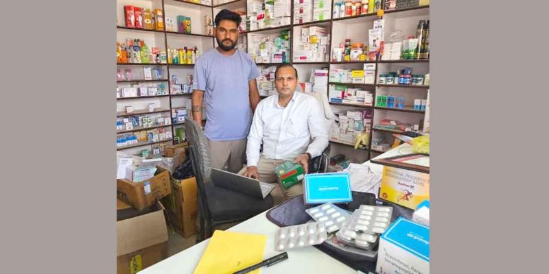 हांसी में ड्रग कंट्रोल अधिकारी की छापेमारी, तीन मेडिकल स्टोर जांचे—एक को नोटिस