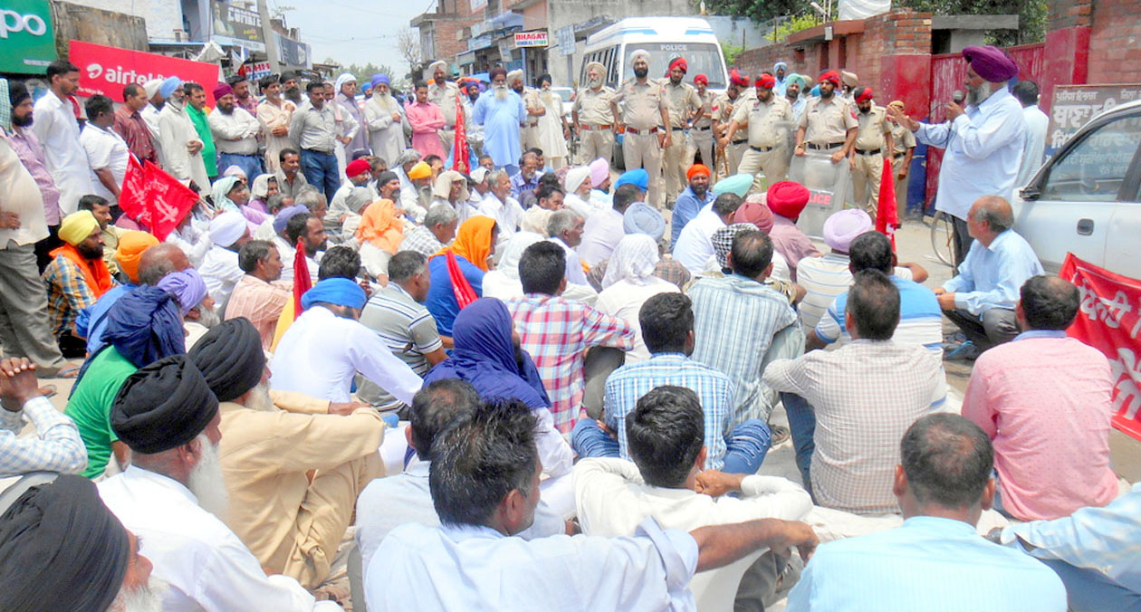Strike, Police Station, Angry Farmers, Paddy, Punjab