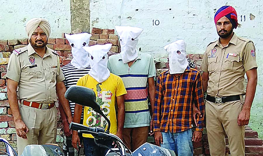 Four, Accused, Robbery Arrested, Absconding