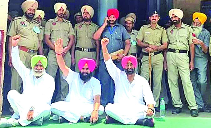 Sukhpal Khaira, Simarjit Bains, VIS, Punjab