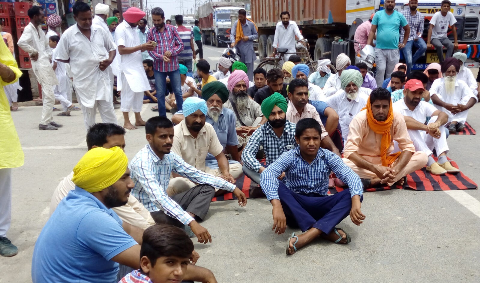 Villagers, Protest, Jio Tower, Farmer, Punjab