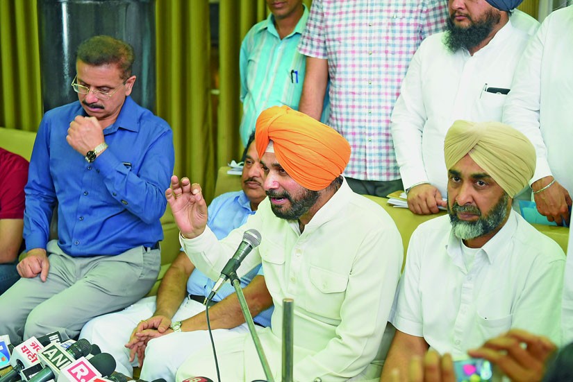 Punjab, Navjot Singh Sidhu, Sukhbir Badal, JalBus