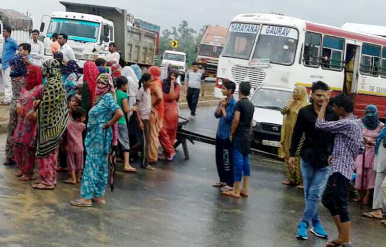 Demand, Bus Stop, Villagers, Raised, Strike, Haryana