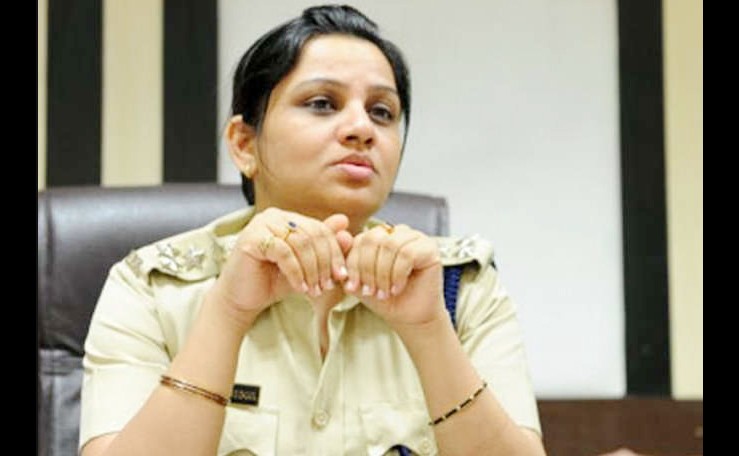 D Roopa, Transfer, VIP Treatment, V K Sasikala, Commissioner, Bribe