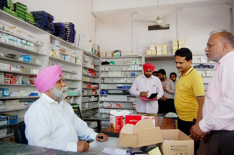 Vigilance, Raid, Hospital, Record, Attendance, Checking, Worker, Doctors, Punjab