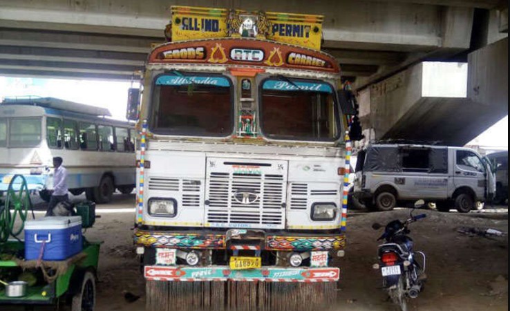 Crushed, Uncontrolled, Truck, Death, Child, Injured, Police, Rajasthan