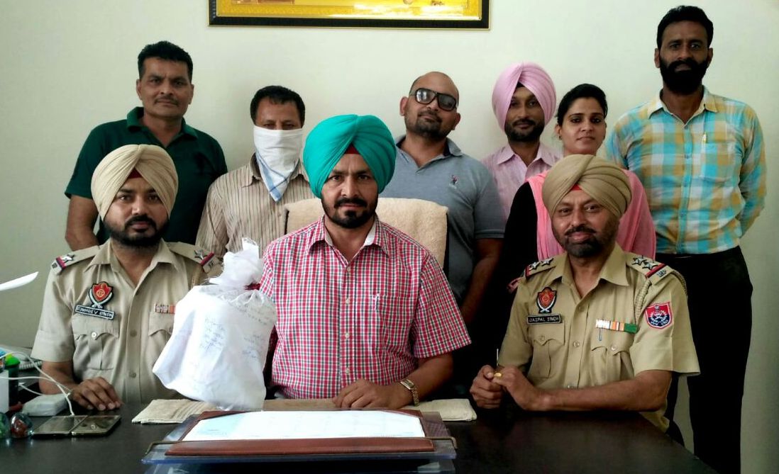 Heroin, Police, Recovered, Smuggling, Punjab