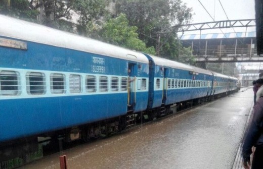 Rail Traffic, Stop, Rain, Damaged, Train