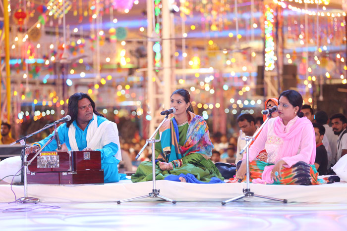 Nooran Sisters, Dera Sacha Sauda, Gurmeet Ram Rahim, Religious Congregation