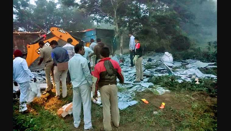 Truck, Toppled, Sangli, Accident, Died, Injured
