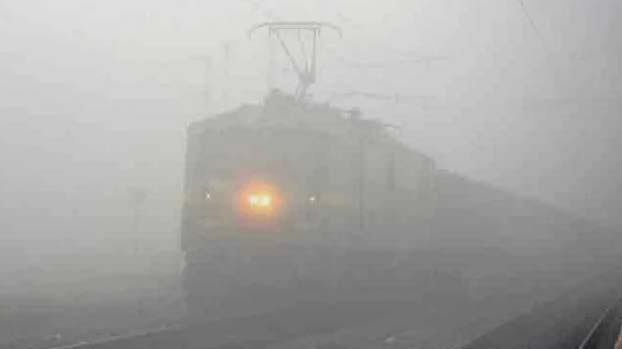 Trains, Late, Delhi, India, Fog