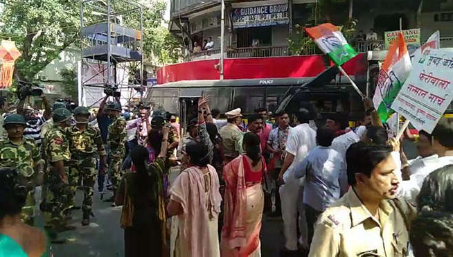 MNS, Attack, Congress, Hawkers, Mumbai, Protest