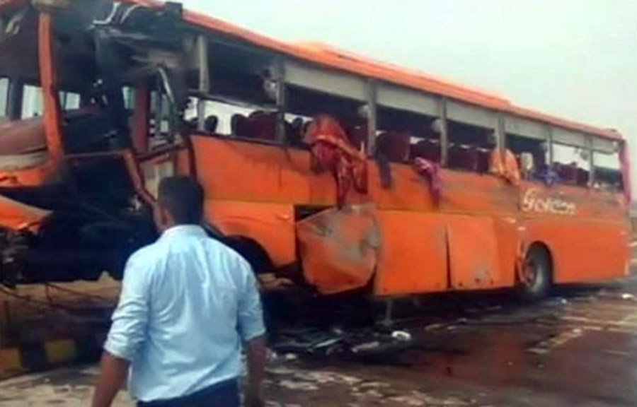 Killed, Bus Accident, Yamuna Expressway