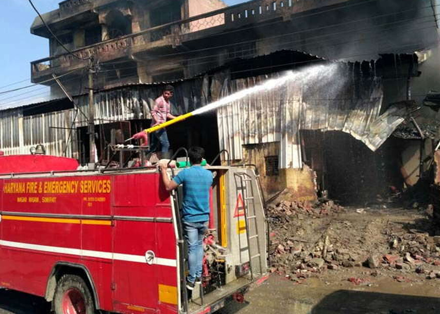 Fire, Paint Factory, Workers, Burned Alive