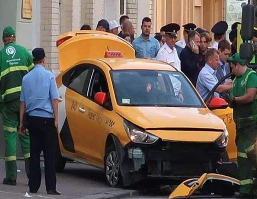 Russia, Taxi, Crowd, Moscow, Injured