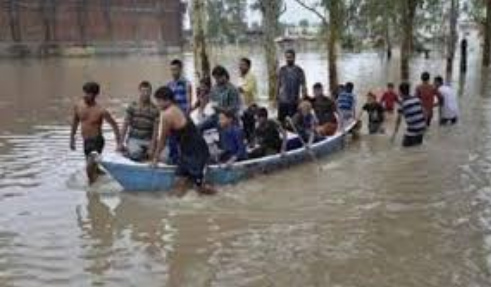 Only 10 percent of flood affected Kerala gets: Tharoor