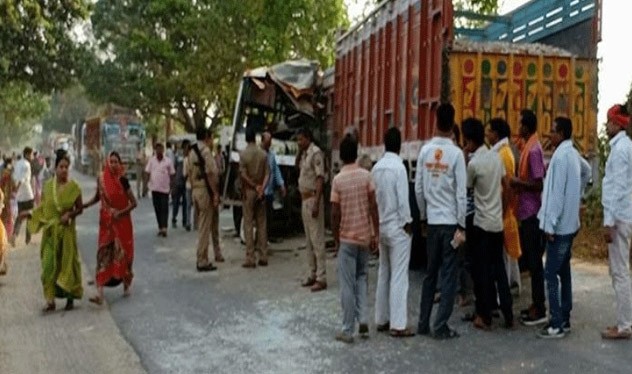 Jaunpur road accident