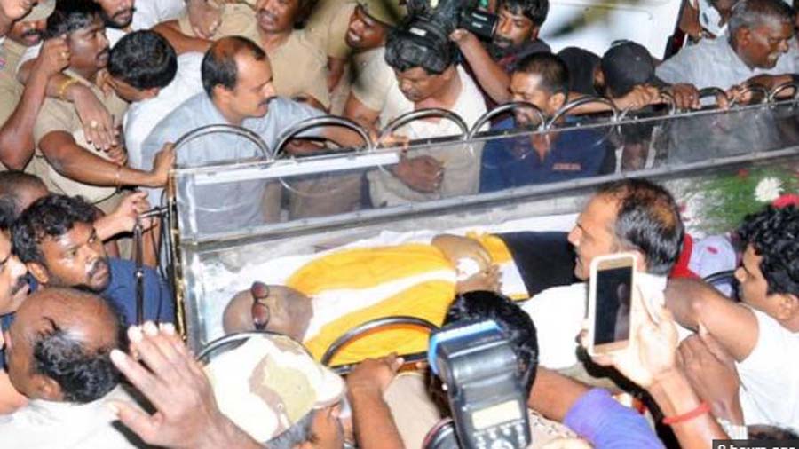 Karunanidhi, Samadhi, Case, Hearing, HC, Ongoing