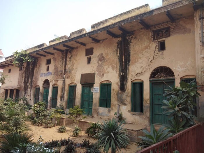 Hundred-Year-Old ruins building