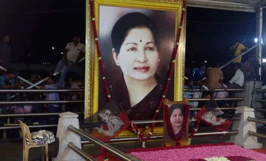 Jayalalitha Puanyithithi Anna DMK Took Away Silent Process