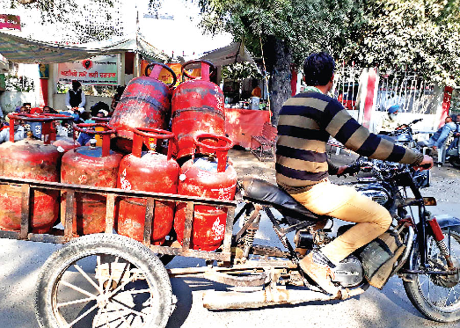 Junkies Racing On Road Unimaginable, Inviting Accidents