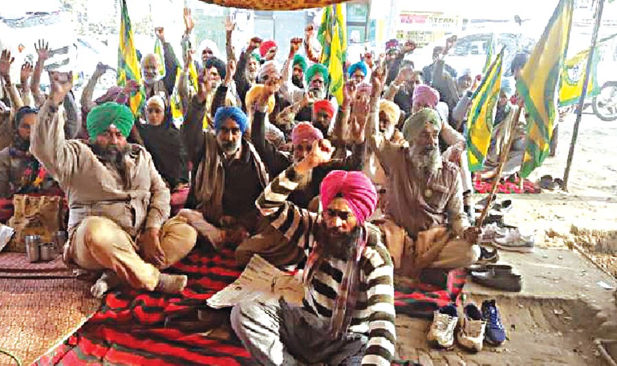 Rally Removed By UT Personnel And Pensioners Outside DC Office