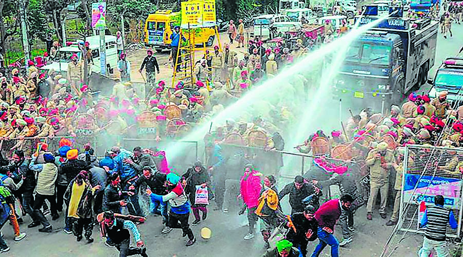 Patiala: Teacher, Performance, Agitation