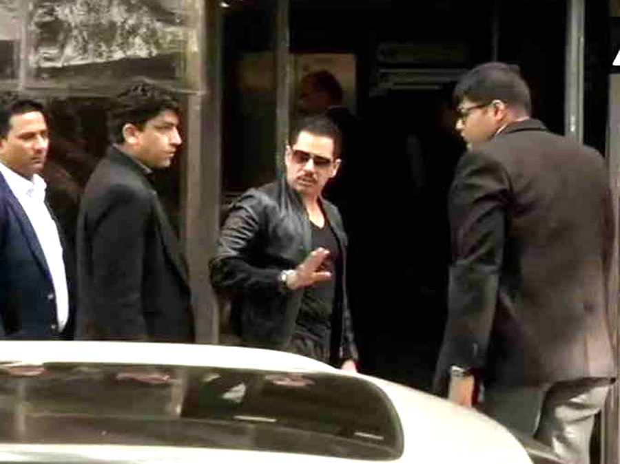 Vadra Who Reached ED Office in Jaipur Can Now Be Asked 30 Questions